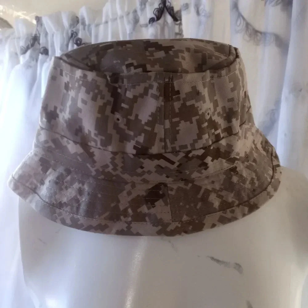 Decky boys hat size small and medium. ( Bag Y )
